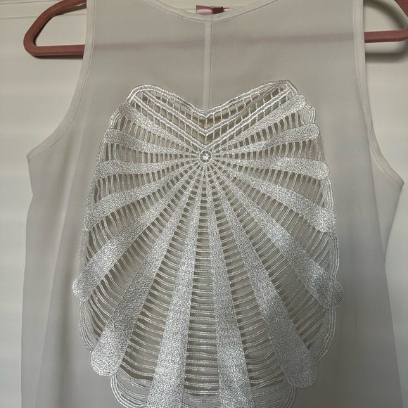 Cubed creamy flowy top - Picture 3 of 3